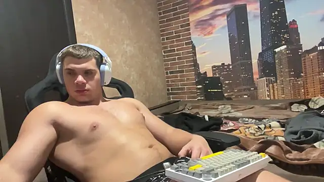 MusclePhantom online show from November 6, 10:02 pm