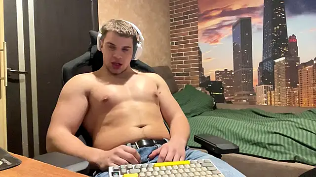 MusclePhantom online show from March 4, 9:11 pm