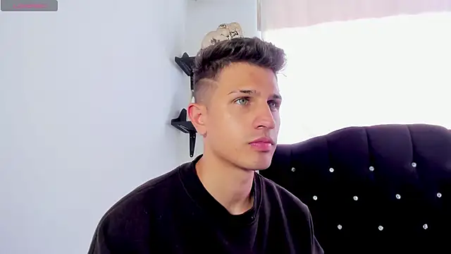 kevin ahss online show from April 6, 8:09 pm