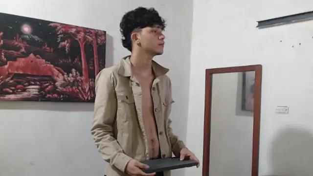 alice julls online show from October 26, 9:06 pm