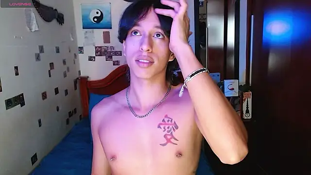 DannyPhantom555 online show from February 15, 7:44 pm