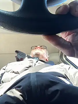 Axl hot online show from February 6, 10:01 am