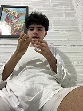 Axel-Mejia online show from February 3, 12:08 am