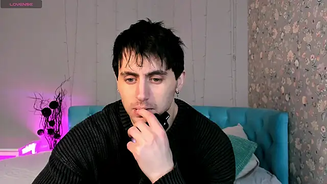 Oscar Miller  online show from February 8, 9:41 pm