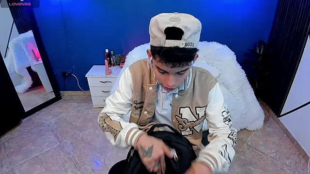 Room 69x online show from December 4, 3:13 am