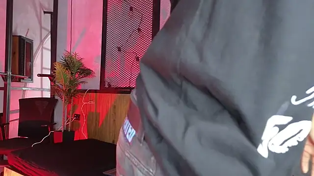 AlanCutee online show from March 6, 11:29 am