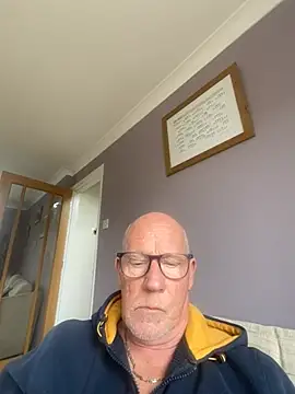 philefc online show from April 15, 12:05 pm