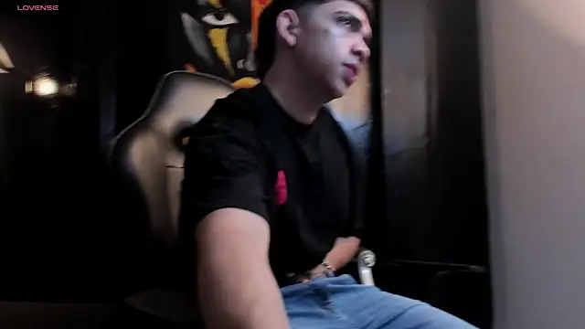 Eryonbradley online show from January 6, 11:25 am