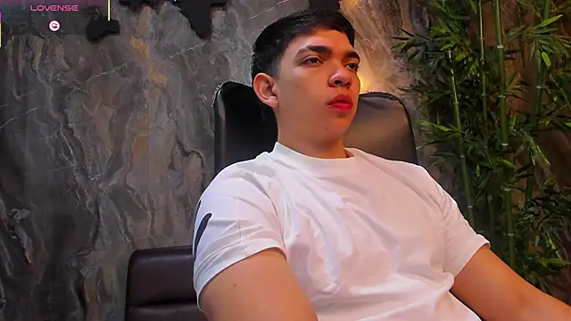 Eryonbradley online show from February 19, 11:39 am