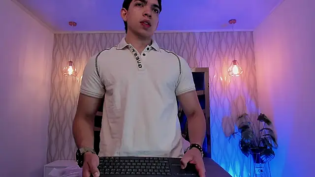 Eryonbradley online show from March 22, 3:06 pm