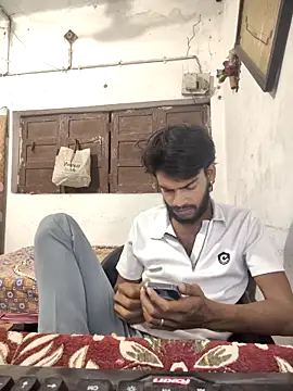 Snapshot of yashuuuu021 chatting on October 22, 4:32 pm yashuuuu021 online show from October 22, 4:32 pm