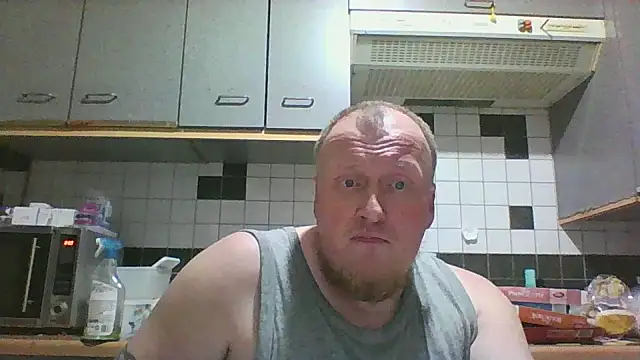 Redraket3600genk online show from November 11, 10:04 pm