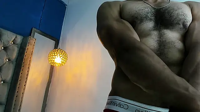 latinhotmuscle online show from May 4, 8:32 pm