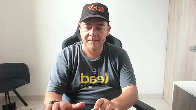 Snapshot of massimo_dannger chatting on September 16, 9:04 pm massimo dannger online show from September 16, 9:04 pm
