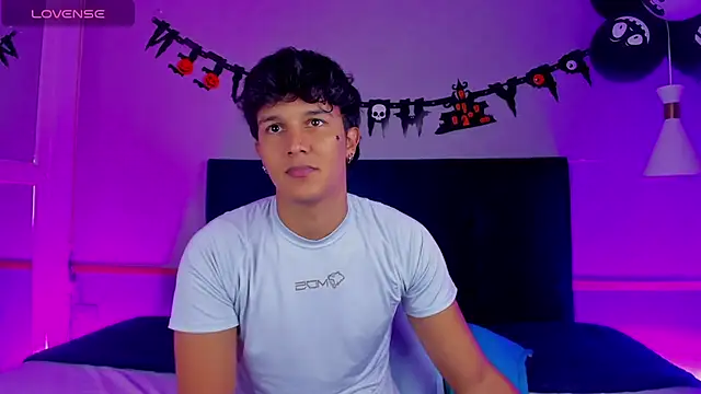 Leo Savage  online show from October 24, 3:52 am