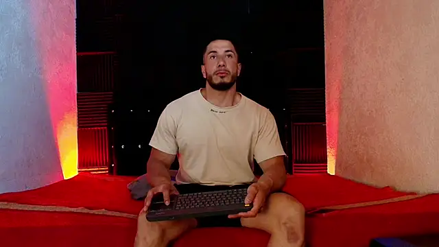 ZaneMaveric online show from July 29, 1:37 am