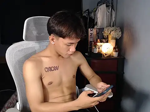 naughtyboyloy 0 online show from February 21, 5:25 pm