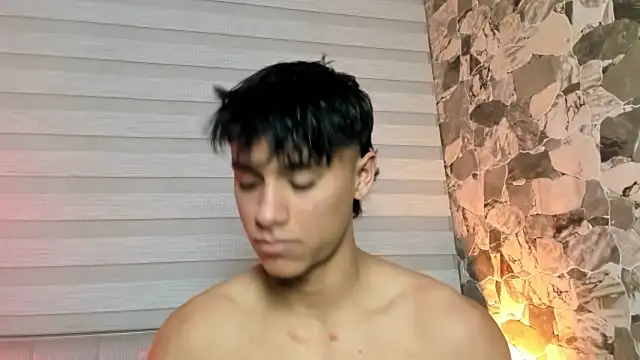 ZYZZ1312 online show from February 18, 5:05 am