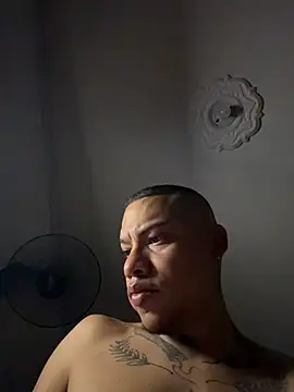 AlphaMasterXxx online show from May 7, 8:47 am