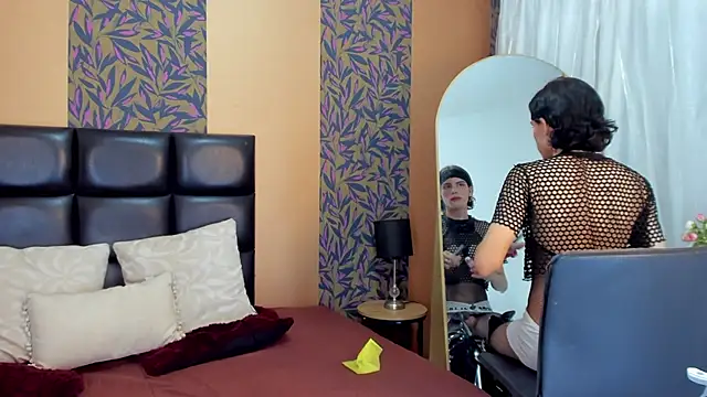 mysterius boy online show from November 14, 8:21 pm