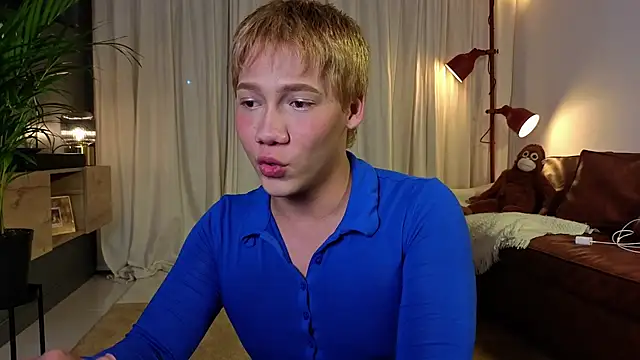 Snapshot of ConnieVarela chatting on October 8, 12:15 am ConnieVarela online show from October 8, 12:15 am