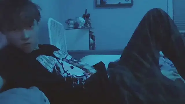 Liam axel35 online show from November 10, 12:59 am