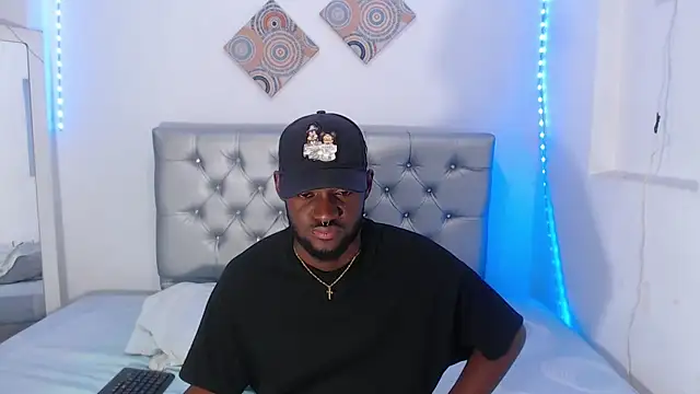 eebony stallion online show from November 26, 7:28 pm