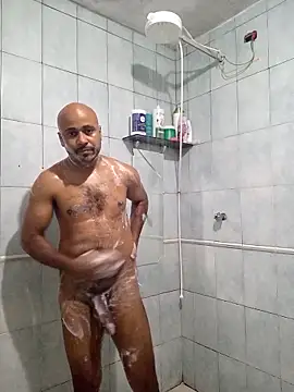 reisloko online show from October 6, 9:30 pm