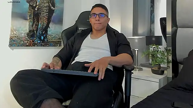 Dash Bukoski online show from February 16, 11:41 am