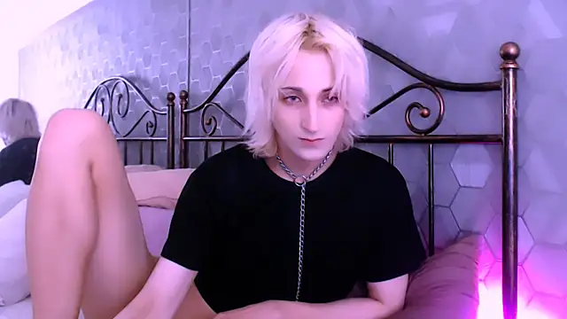 whitenyx online show from September 19, 11:15 pm