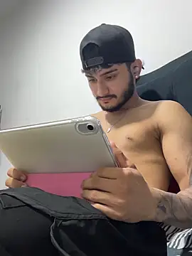 Nas-z09 online show from February 2, 9:45 pm