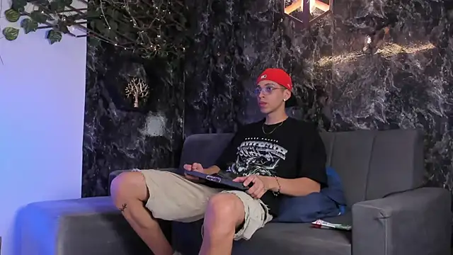 nicolai drake online show from November 8, 4:04 am