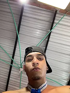 Angel latinboy online show from May 22, 9:42 pm