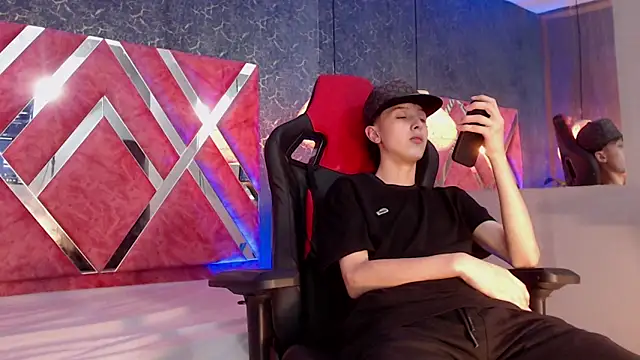 ArthurCox online show from September 8, 11:37 pm