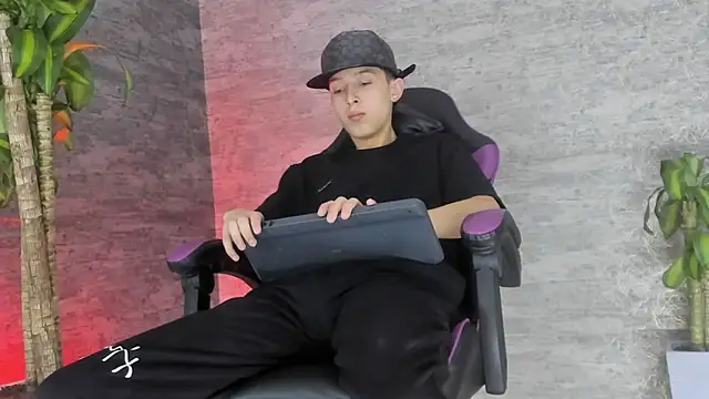 ArthurCox online show from September 21, 5:46 pm