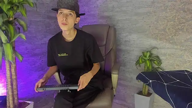 ArthurCox online show from October 7, 5:17 pm