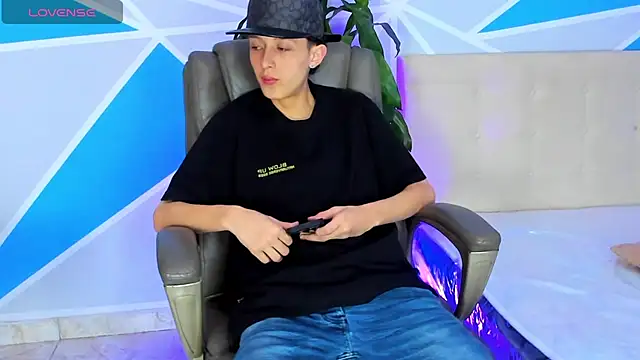 ArthurCox online show from September 22, 6:07 pm