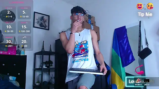 Gael Jones online show from September 29, 9:21 pm