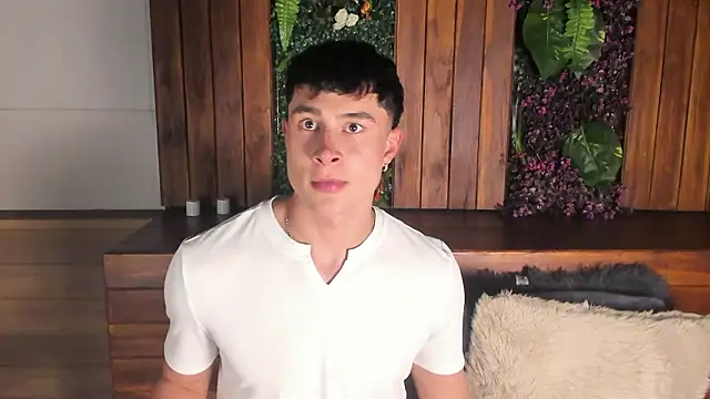 AustinJones  online show from March 20, 8:23 pm