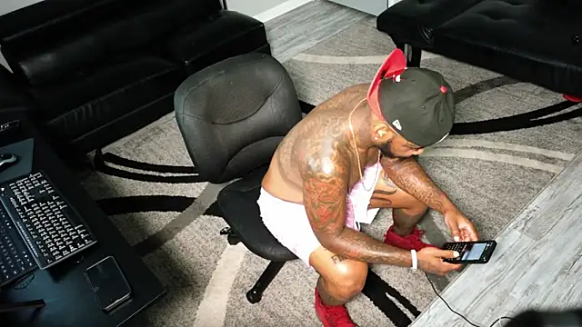 SLANGONDEMHOES online show from October 4, 5:29 pm