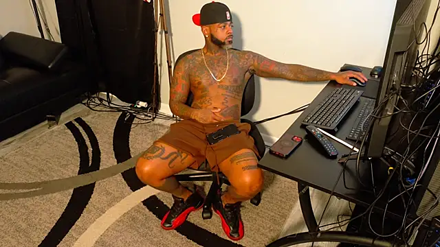 SLANGONDEMHOES online show from November 3, 7:26 pm