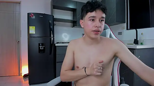 mrhot night online show from March 23, 1:11 am