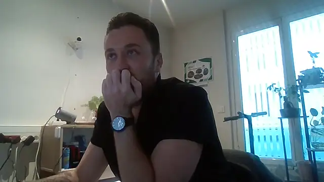Snapshot of Keviios chatting on October 18, 7:24 am Keviios online show from October 18, 7:24 am