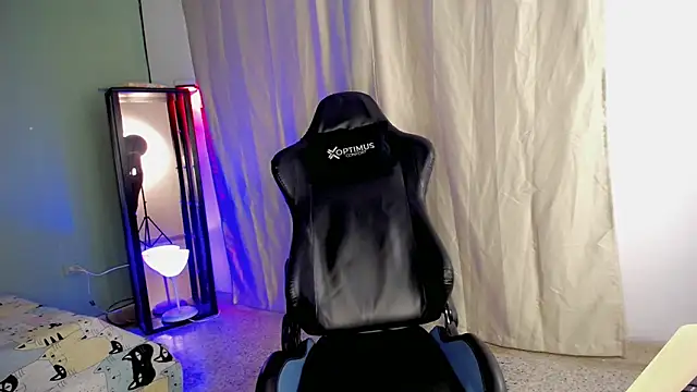 dilan hott  online show from November 3, 6:43 pm