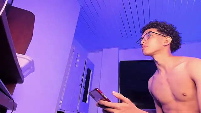 Cj davis  online show from March 27, 3:10 am