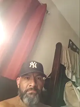 Snapshot of Cruz1522 chatting on October 24, 9:44 am Cruz1522 online show from October 24, 9:44 am
