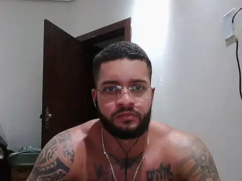 Snapshot of Mitt1993b chatting on September 9, 8:30 pm Mitt1993b online show from September 9, 8:30 pm