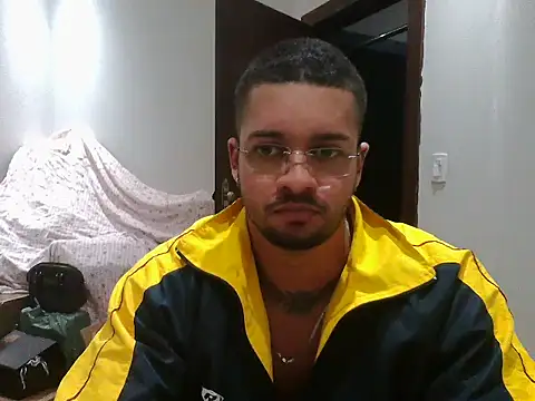 Snapshot of Mitt1993b chatting on October 21, 7:39 pm Mitt1993b online show from October 21, 7:39 pm