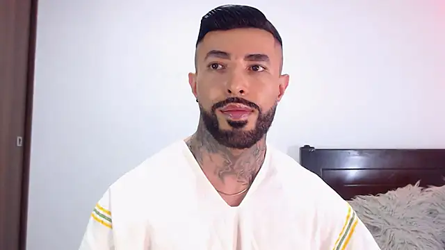 andrea de lucaa online show from February 3, 6:22 am