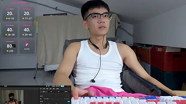 XTTX49 online show from July 26, 2:36 pm